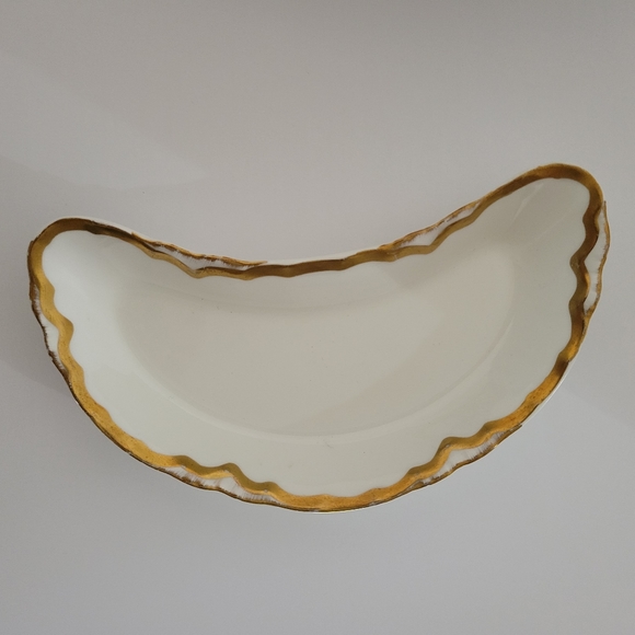 Dining Vintage Porcelain Gold Edged Crescent Shaped Bone Plates
